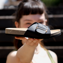 Afbeelding in Gallery-weergave laden, OrthoMia - Pijnsverlichtende kurk sandalen met bandjesontwerp voor dames
